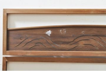 アンティーク建具　かわいらしい波千鳥の透かし彫り入り欄間2枚セット(明り取り、明かり取り)(R-076357)