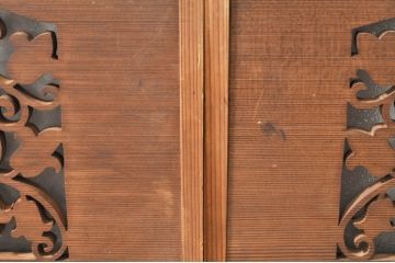 アンティーク建具　レンジャクと葡萄の透かし彫りがアクセントのガラス入り欄間2枚セット(明り取り、明かり取り)(R-076359)