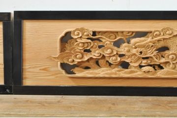ビンテージ建具　杉(スギ)材　躍動感ある龍(竜)が見事な両面彫刻欄間2枚セット(明かり取り、明り取り、ヴィンテージ)(R-076362)