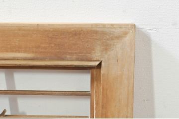 アンティーク建具　素朴な梅がアクセントの格子入り彫刻欄間1枚(明り取り、明かり取り)(R-076363)