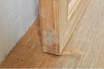 アンティーク建具　素朴な梅がアクセントの格子入り彫刻欄間1枚(明り取り、明かり取り)(R-076363)