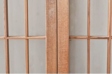 アンティーク建具　シンプルな佇まいが落ち着きのある空間を演出する格子入り書院戸4枚セット(窓、引き戸、ガラス戸)(R-076364)
