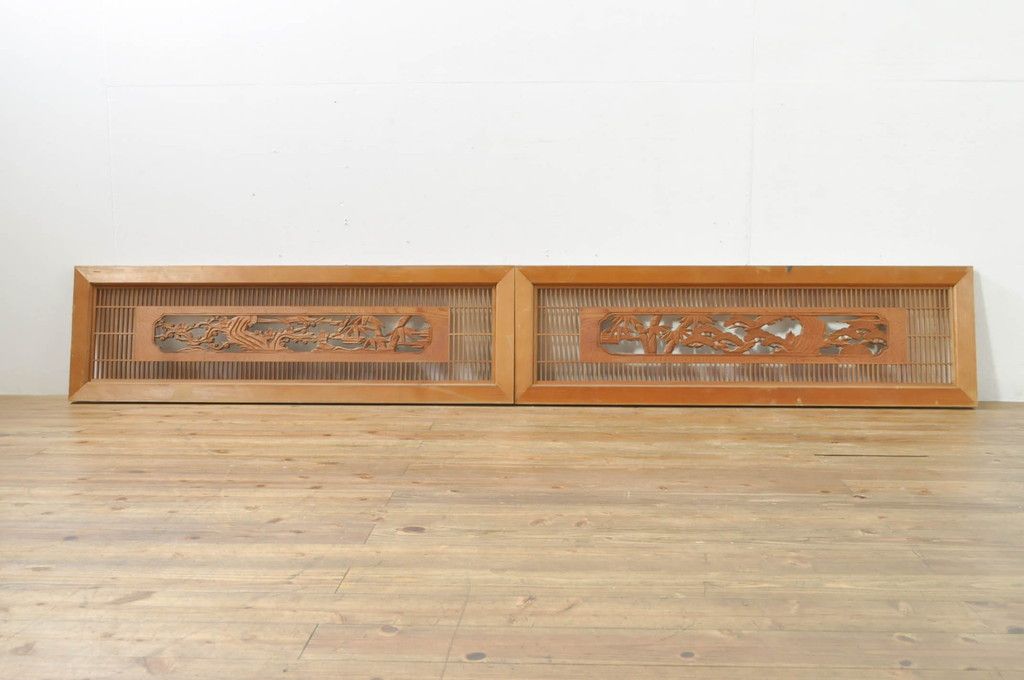 ビンテージ建具 松竹梅 和の空間を演出する彫刻入り組子欄間2枚セット(明り取り、明かり取り、彫刻欄間、ランマ、ヴィンテージ)(R-076368)