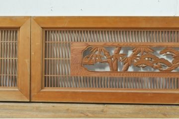 ビンテージ建具 松竹梅 和の空間を演出する彫刻入り組子欄間2枚セット(明り取り、明かり取り、彫刻欄間、ランマ、ヴィンテージ)(R-076368)