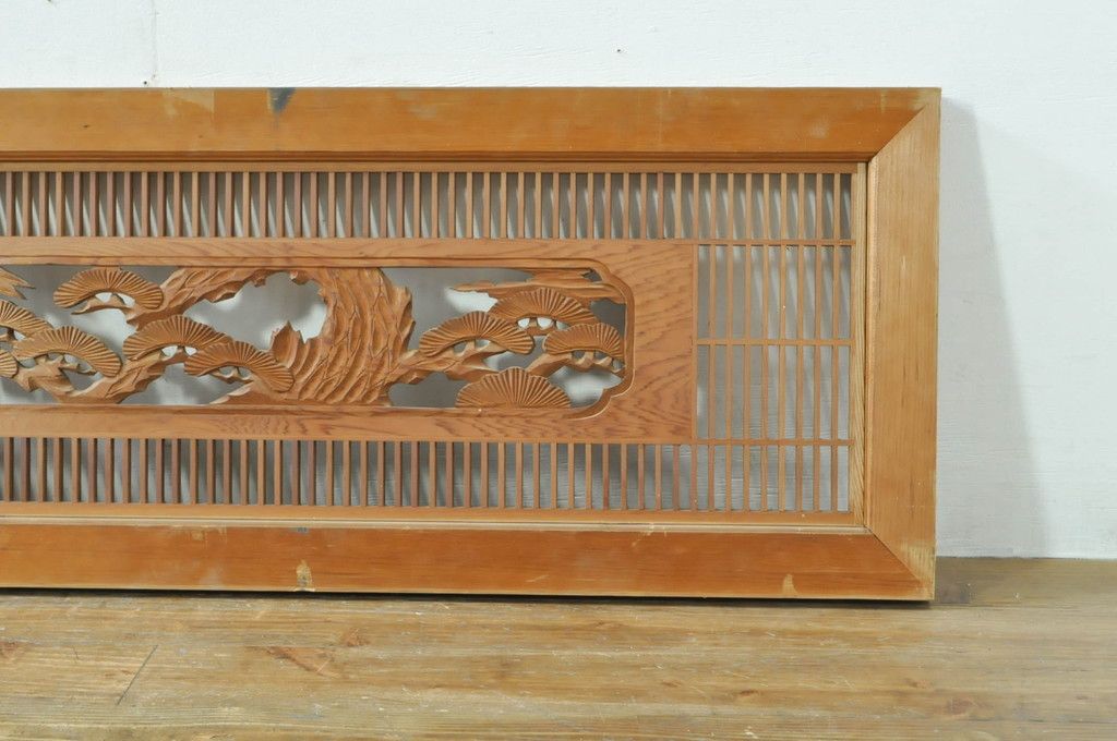 ビンテージ建具 松竹梅 和の空間を演出する彫刻入り組子欄間2枚セット(明り取り、明かり取り、彫刻欄間、ランマ、ヴィンテージ)(R-076368)