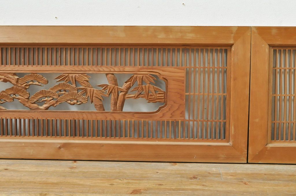 ビンテージ建具 松竹梅 和の空間を演出する彫刻入り組子欄間2枚セット(明り取り、明かり取り、彫刻欄間、ランマ、ヴィンテージ)(R-076368)