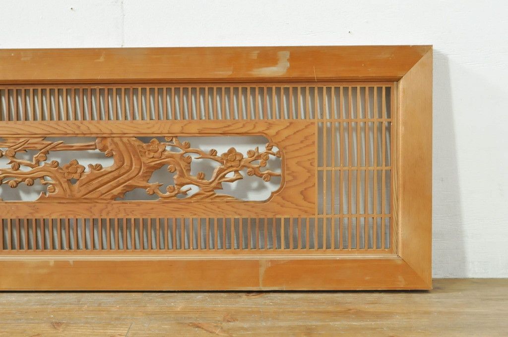 ビンテージ建具 松竹梅 和の空間を演出する彫刻入り組子欄間2枚セット(明り取り、明かり取り、彫刻欄間、ランマ、ヴィンテージ)(R-076368)