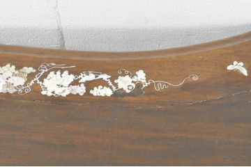 アジアンアンティーク　総紫檀(シタン)材　螺鈿入りのエレガントな猫脚デスク(コンソールテーブル、花台、飾り台、平机)(R-076372)