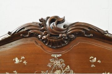 アジアンビンテージ　唐木(花梨、カリン)　螺鈿(ラデン)　象嵌入り　花に舞う蝶の意匠が愛らしいベンチ(長椅子、長イス、板座チェア、アームチェア、ヴィンテージ)(R-076373)