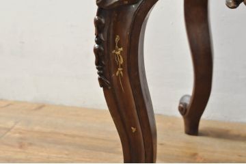 アジアンビンテージ　唐木(花梨、カリン)　螺鈿(ラデン)　象嵌入り　花に舞う蝶の意匠が愛らしいアームチェア(ダイニングチェア、板座チェア、椅子、イス、ヴィンテージ)(R-076375)