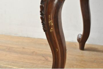 アジアンビンテージ　唐木(花梨、カリン)　螺鈿(ラデン)　象嵌入り　花に舞う蝶の意匠が愛らしいアームチェア(ダイニングチェア、板座チェア、椅子、イス、ヴィンテージ)(R-076376)