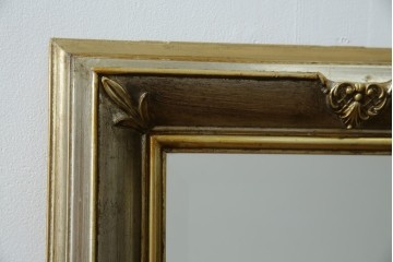 中古　イタリア高級輸入家具　上品な華やかさが魅力的! アンティーク調のウォールミラー　(R-076381)