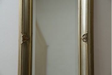 中古　イタリア高級輸入家具　上品な華やかさが魅力的! アンティーク調のウォールミラー　(R-076381)