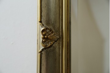 中古　イタリア高級輸入家具　上品な華やかさが魅力的! アンティーク調のウォールミラー　(R-076381)