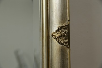 中古　イタリア高級輸入家具　上品な華やかさが魅力的! アンティーク調のウォールミラー　(R-076381)