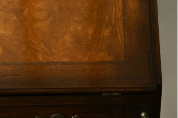 イギリスヴィンテージ　高級家具　ロスジョン(ROSJOHN)　マホガニー材　イギリス王室御用達ブランドのライティングビューロー　(R-076401)