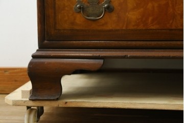 イギリスヴィンテージ　高級家具　ロスジョン(ROSJOHN)　マホガニー材　イギリス王室御用達ブランドのライティングビューロー　(R-076401)