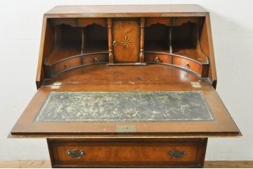イギリスビンテージ　イギリス高級家具　ロスジョン(ROSJOHN)　イギリス王室御用達　マホガニー材　品のある佇まいが美しいライティングビューロー(ワークデスク、サイドチェスト、在宅用、在宅ワーク用、ヴィンテージ、英国)(R-076401)