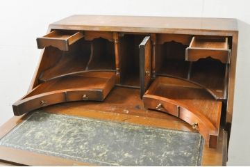 イギリスビンテージ　イギリス高級家具　ロスジョン(ROSJOHN)　イギリス王室御用達　マホガニー材　品のある佇まいが美しいライティングビューロー(ワークデスク、サイドチェスト、在宅用、在宅ワーク用、ヴィンテージ、英国)(R-076401)