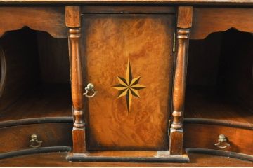 イギリスビンテージ　イギリス高級家具　ロスジョン(ROSJOHN)　イギリス王室御用達　マホガニー材　品のある佇まいが美しいライティングビューロー(ワークデスク、サイドチェスト、在宅用、在宅ワーク用、ヴィンテージ、英国)(R-076401)