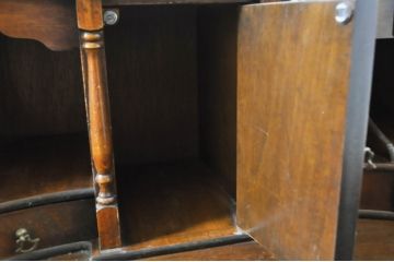 イギリスビンテージ　イギリス高級家具　ロスジョン(ROSJOHN)　イギリス王室御用達　マホガニー材　品のある佇まいが美しいライティングビューロー(ワークデスク、サイドチェスト、在宅用、在宅ワーク用、ヴィンテージ、英国)(R-076401)