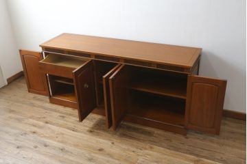 中古　DREXEL HERITAGE(ドレクセルヘリテイジ)　Triune(トライユン)　優雅な佇まいが魅力のクリデンザキャビネット(クレデンザ、サイドボード、リビングボード、収納棚、戸棚)(定価約66万円)(R-076402)