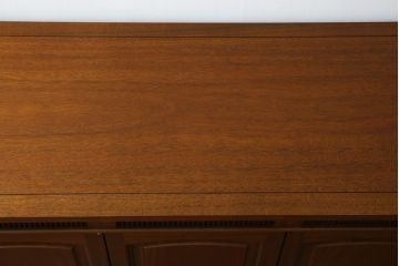 中古　DREXEL HERITAGE(ドレクセルヘリテイジ)　Triune(トライユン)　優雅な佇まいが魅力のクリデンザキャビネット(クレデンザ、サイドボード、リビングボード、収納棚、戸棚)(定価約66万円)(R-076402)