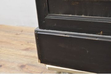 フランスアンティーク　パイン材　クラシカルなデザインがおしゃれな小振りのフレンチカウンターテーブル(演台、教壇、教卓、説教台、サイドボード、サイドキャビネット、収納棚、戸棚、店舗什器)(R-076405)