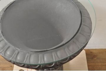 フランスビンテージ　優美な装飾が印象的!!　鋳鉄製の重厚なフレンチプランター(サイドテーブル、ラウンドテーブル、丸テーブル、コーヒーテーブル、花台、飾り台、植木鉢、ヴィンテージ)(R-076408)