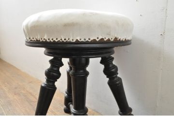 フランスアンティーク　クラシカルな挽き物脚のフレンチ回転スツール(ピアノスツール、丸椅子、イス、回転チェア)(R-076409)