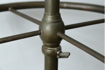 フランスアンティーク　希少!!　鋳物ベース　真鍮製のフレンチポールハンガー　(R-076410)