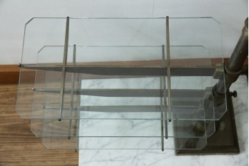 フランスビンテージ　大理石ベース　真鍮(しんちゅう)フレームの卓上フレンチディスプレイスタンド　(R-076411)