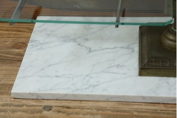 フランスビンテージ　大理石ベース　真鍮(しんちゅう)フレームの卓上フレンチディスプレイスタンド　(R-076411)