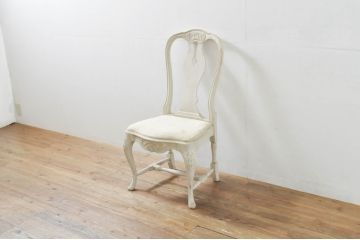 フランスアンティーク　ペイント　可愛らしい彫刻を施したフレンチダイニングチェア(椅子、イス、いす、アームレスチェア)(R-076412)