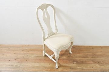 フランスアンティーク　ペイント　可愛らしい彫刻を施したフレンチダイニングチェア(椅子、イス、いす、アームレスチェア)(R-076412)