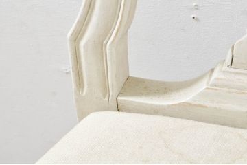 フランスアンティーク　ペイント　可愛らしい彫刻を施したフレンチダイニングチェア(椅子、イス、いす、アームレスチェア)(R-076412)