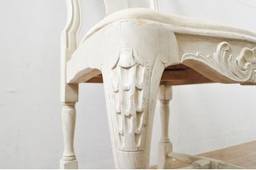 フランスアンティーク　ペイント　可愛らしい彫刻を施したフレンチダイニングチェア(椅子、イス、いす、アームレスチェア)(R-076412)