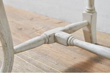フランスアンティーク　ペイント　可愛らしい彫刻を施したフレンチダイニングチェア(椅子、イス、いす、アームレスチェア)(R-076412)