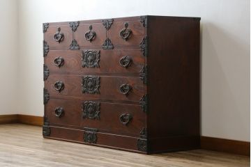 中古　岩谷堂箪笥　桜木家具店作　重厚な雰囲気で格式ただようチェスト(和タンス、衣装箪笥、整理箪笥、収納箪笥、引き出し、サイドチェスト)(R-076416)