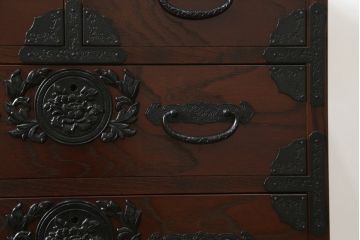 中古　筑後民芸　落ち着いた佇まいで和の雰囲気を引き立てる小箪笥(収納箪笥、整理箪笥、サイドチェスト、引き出し、和箪笥)(定価約17万円)(R-076417)