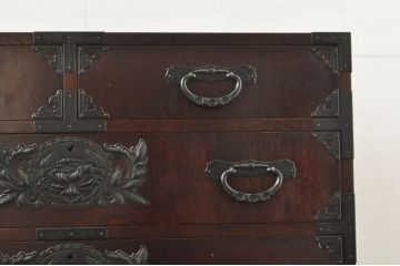 中古　欅産業　仙台民芸箪笥(仙台箪笥)　漆塗りの品のある佇まいが美しい衣装箪笥(引き出し、サイドチェスト、収納箪笥、和たんす)(R-076418)