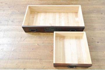 中古　欅産業　仙台民芸箪笥(仙台箪笥)　漆塗りの品のある佇まいが美しい衣装箪笥(引き出し、サイドチェスト、収納箪笥、和たんす)(R-076418)