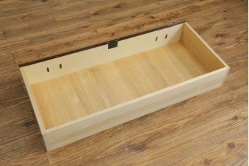 中古　仙台民芸箪笥(仙台箪笥)　欅産業　凝ったつくりの大振りの金具が目を惹く仙台箪笥サイドボード(サイドチェスト、ローチェスト、収納箪笥、衣装箪笥、引き出し)(R-076423)