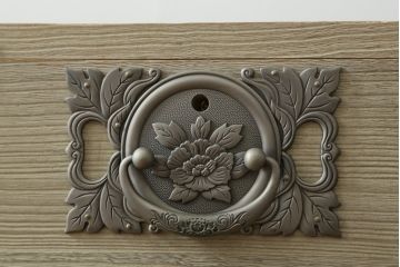 中古　会津松本(會津松本)　東西館　牡丹金具が上品な会津桐箪笥(桐たんす、小箪笥、和タンス、衣装箪笥、収納箪笥)(定価約42万円)(R-076425)