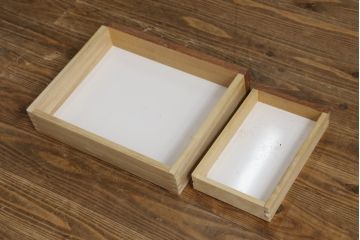 中古　神戸洋家具　彫刻入りで華やかなドレッサーとスツールのセット(化粧台、鏡台、ミラー、イス、椅子)(R-076428)