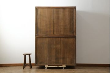 和製アンティーク　檜(ヒノキ)材・欅(ケヤキ)材　シンプルなつくりがお部屋に取り入れやすい二段重ね収納棚(戸棚、キャビネット、重ねタンス、茶棚、茶箪笥、水屋箪笥、食器棚、サイドボード、店舗什器)(R-076429)