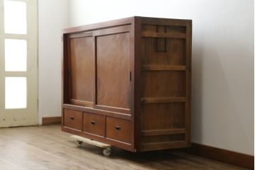 和製アンティーク　檜(ヒノキ)材・欅(ケヤキ)材　シンプルなつくりがお部屋に取り入れやすい収納棚(戸棚、キャビネット、茶棚、茶箪笥、水屋箪笥、食器棚、サイドボード、店舗什器)(R-076430)