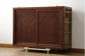和製アンティーク　檜(ヒノキ)材・欅(ケヤキ)材　シンプルなつくりがお部屋に取り入れやすい収納棚(戸棚、キャビネット、茶棚、茶箪笥、水屋箪笥、食器棚、サイドボード、店舗什器)(R-076431)