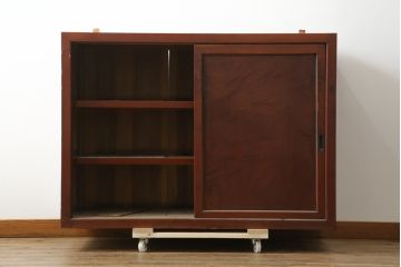 和製アンティーク　檜(ヒノキ)材・欅(ケヤキ)材　シンプルなつくりがお部屋に取り入れやすい収納棚(戸棚、キャビネット、茶棚、茶箪笥、水屋箪笥、食器棚、サイドボード、店舗什器)(R-076431)