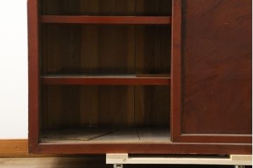 和製アンティーク　檜(ヒノキ)材・欅(ケヤキ)材　シンプルなつくりがお部屋に取り入れやすい収納棚(戸棚、キャビネット、茶棚、茶箪笥、水屋箪笥、食器棚、サイドボード、店舗什器)(R-076431)